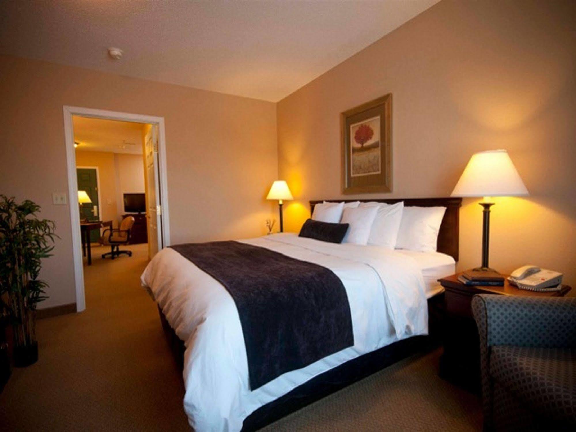Town & Country Inn And Suites Quincy Extérieur photo